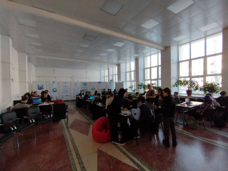 IT Хакатон среди учеников школ города Сургута.